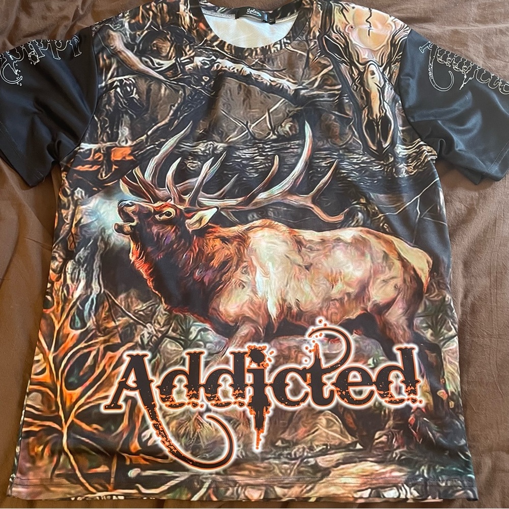 Men's Graphic “Addicted” Elk Hunting T-Shirt - Size M